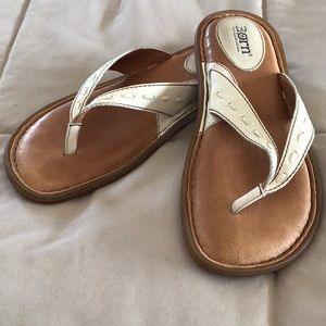 White leather BORN sandals, size 7